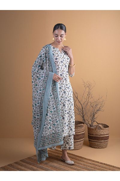 Libas By Styli طقم كورتا مستقيمة مطبوعة مع بالازو ودوباتا قطنية مطبوعة