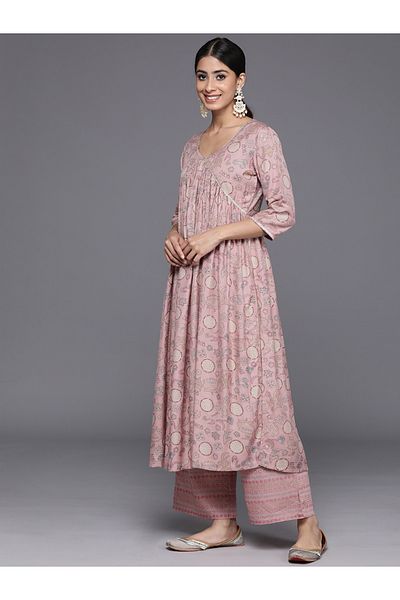 Libas By Styli طقم كورتا مطبوعة مع بنطلون متوسط الارتفاع ودوباتا شيفون مطبوعة