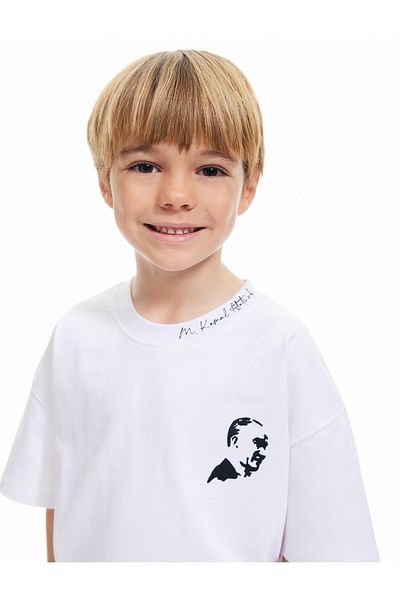 Koton Ataturk Printed Embroidery Detailed Crew Neck Cotton Short Sleeve T-Shirt