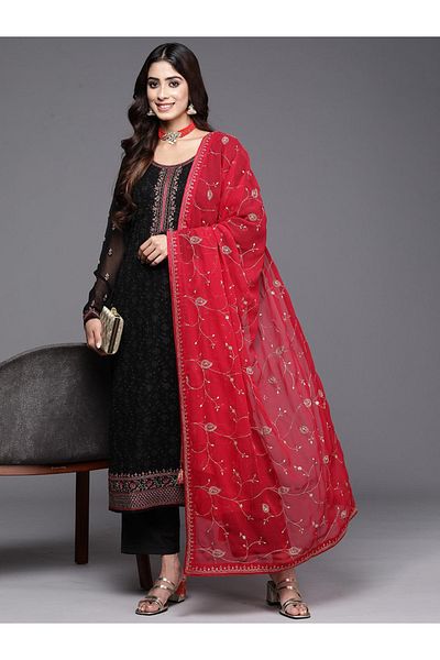 Libas By Styli Embroidered Kurta and Mid Rise Solid Trouser with Dupatta Set