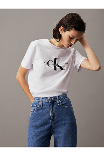 Calvin Klein Kadın Beyaz Kısa Kollu Tişört