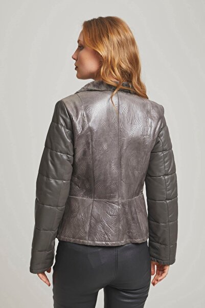 Deriderim Gri Skylar Fermuarlı Astarsız Kolları Hakiki Deri Bedeni Hakiki Kuzu Kürkü Kadın Kaban