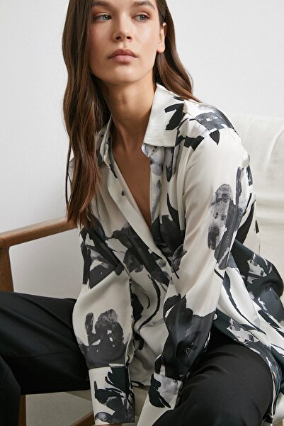 Never more Sanet Surface Patterned Black Shirt