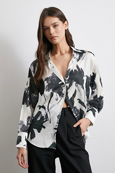Never more Sanet Surface Patterned Black Shirt
