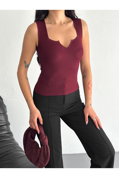 Fanori Woman Fitted/Sitting Crop Square Collar White Undershirt