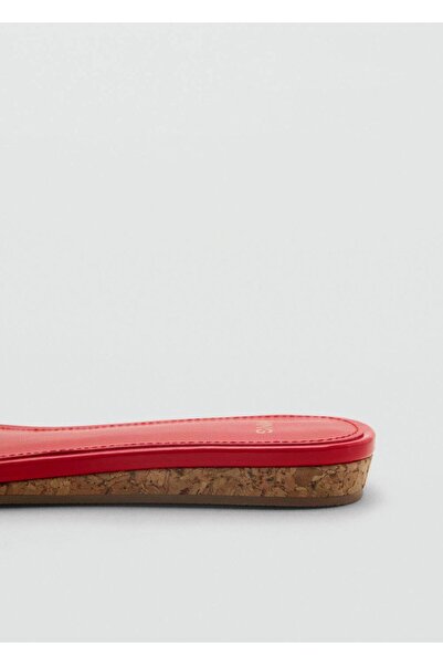 MANGO Woman Flache Lackleder-Sandalen