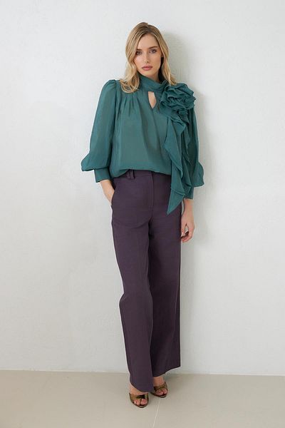 Setre Long Sleeve Relaxed Fit Blouse With Green Collar Rose And Neck Detail