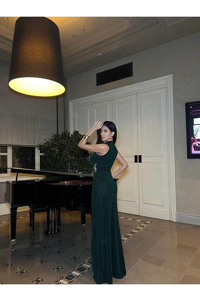 Modafeminen Βραδινό φόρεμα με γιακά πέτρα με λεπτομέρεια σχισμή Glitter 583187 Emerald