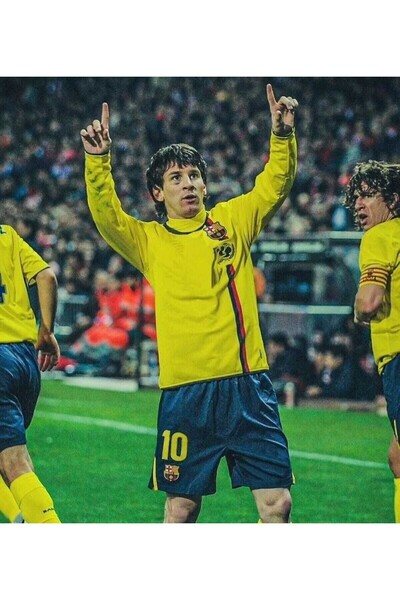 Lion Spor قميص برشلونة لكرة القدم لموسم 2008/09 ليونيل ميسي نوستالجيا (أصفر)