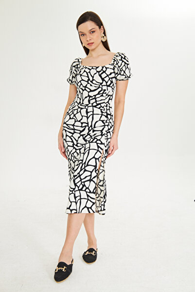 Kutaf Φόρεμα με ασπρόμαυρο σχέδιο με γιακά καρδιάς