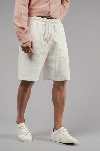 Butik TREND BIZ Σορτς από ύφασμα μουσελίνας κανονική εφαρμογή