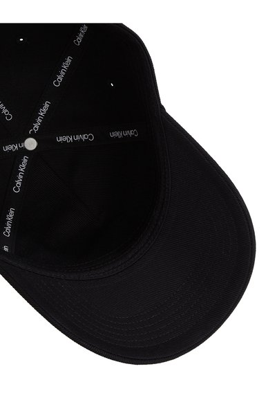 Calvin Klein أغطية رأس للرجال