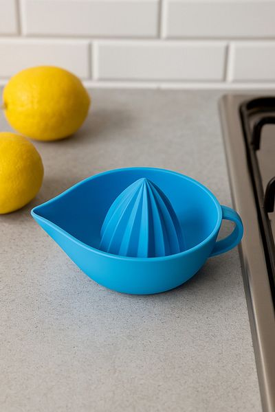 Arma House Blue Silicone Lemon Squeezer
