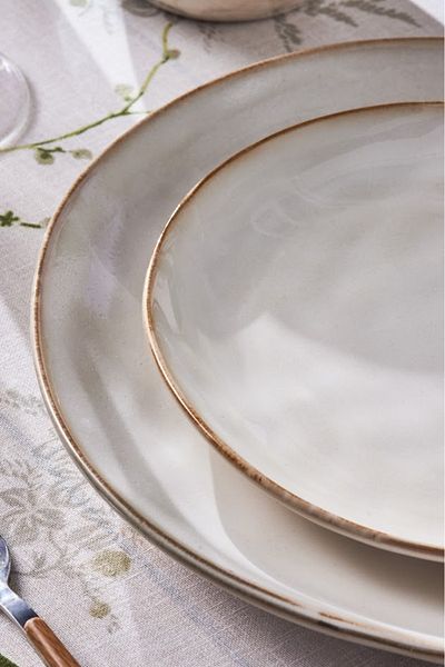 Karaca Aria Beige Reactive 18 Piece Dinnerware Set for 6 People