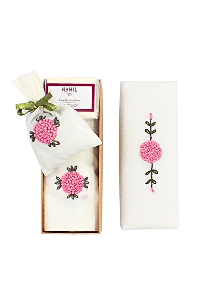 Rectangular Towel Set with Pink Ball