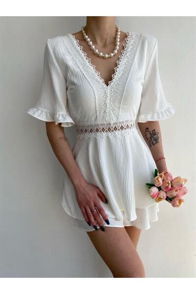 MİSSCİXFASHİON Güpür Detaylı Derin V Yakalı Sırt Dekolteli Beyaz Tulum Elbise
