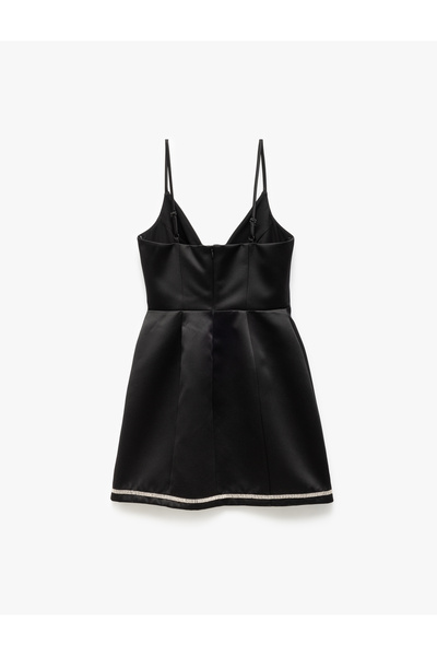 Koton Detailní mini večerní šaty s výstřihem do V bez rukávů