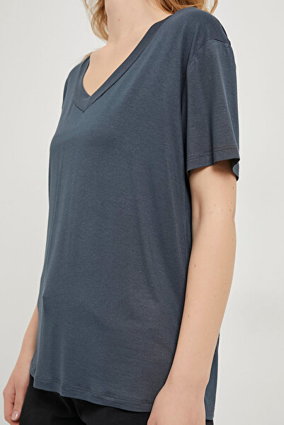 Arma Life Women's Side Slit Short Sleeve V Neck Smoked T-Shirt