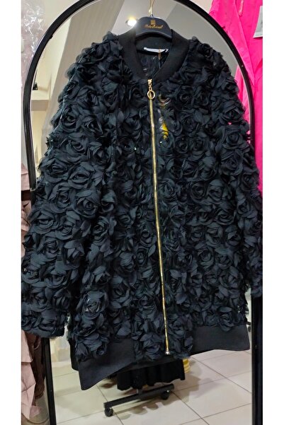 Serra سترة نسائية بسحاب أمامي ومفصلة باللون الأسود