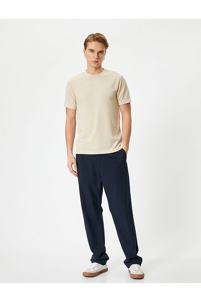Koton Νέα σεζόν Slim Fit T-shirt Crew λαιμόκοψη με κοντό μανίκι με υφή