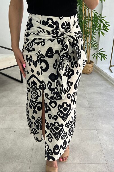 Suziş FUSTA CU DETALII DE NOD DE FEMEI CU DESCHIS 4S3348