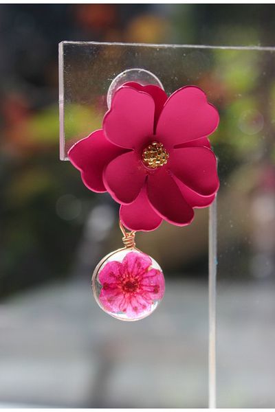 nevamor Pink Flower Round Epoxy Detailed Earrings