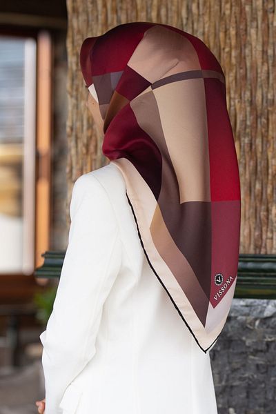 Vissona 100% Twill Silk Geometric Pattern Beige - Claret Red Χρώμα 90x90 Σχήμα ραπτικής κασκόλ: Ράψιμο στο χέρι