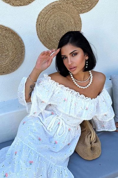 NOSTALJİX Rochie brodata roz cu umeri elastici
