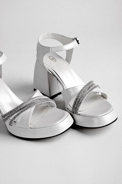 Lal Shoes & Bags Pantofi cu toc de damă Abela Stoned cu toc gros-alb