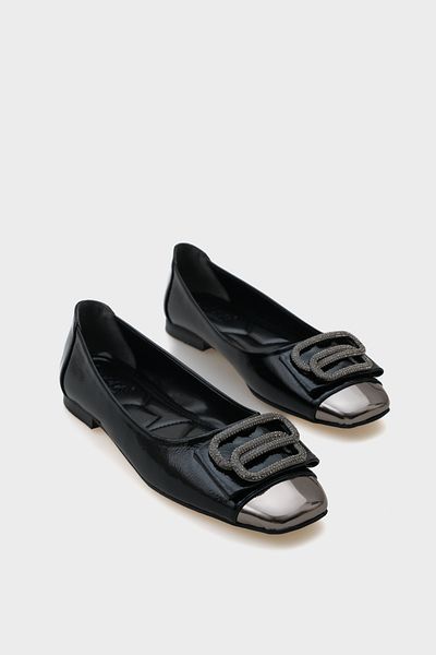 Capone Outfitters Adina Blunt Toe Mirrored Stone Schnalle Damen Babet