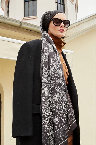 Levidor Indian Silk Shawl Black 443-15