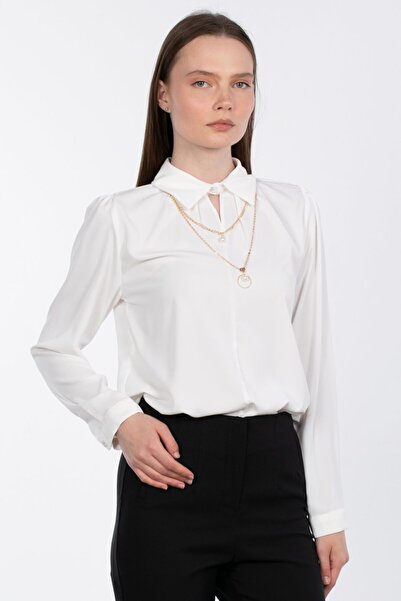 BARRELS AND OIL Γιακάς πουκαμίσου Μπλούζα με λεπτομέρεια κολιέ - Εκρού