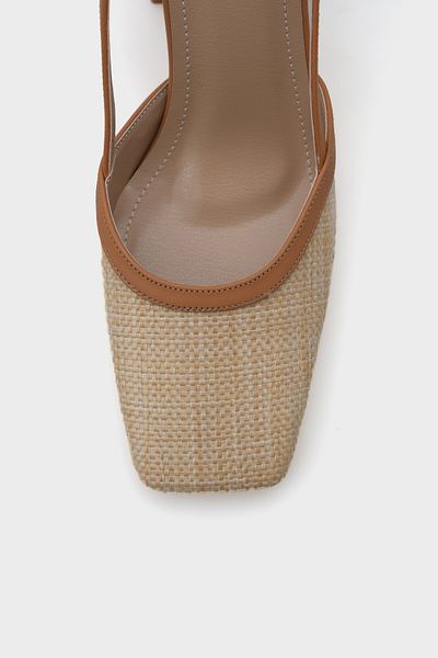Capone Outfitters Damenschuhe aus Stroh mit offenem Rücken und stumpfer Zehenpartie und dickem Absatz