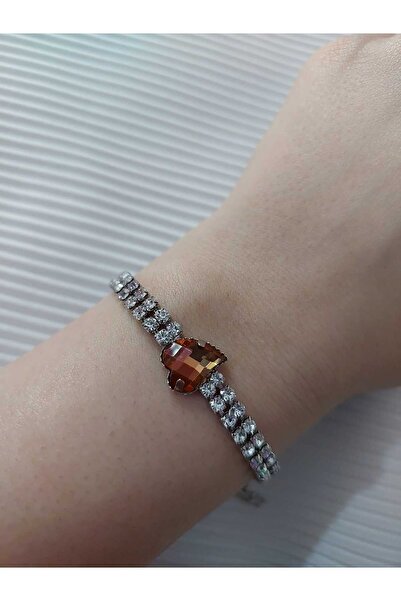 Avcıoğlu Aksesuar سوار نسائي على شكل قلب موديل حجر كريستال الزركون مطلي بالفضة