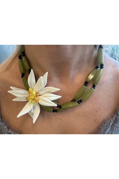 DG El Yapımı Çiçek Detaylı Özel Tasarım Kolye- Reçine