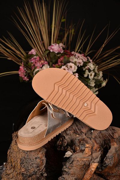 Mammamia Anatomical Orthopedic Genuine Leather Comfortable Cork Sole Women's Slippers Stylish and Pleasant Appearance