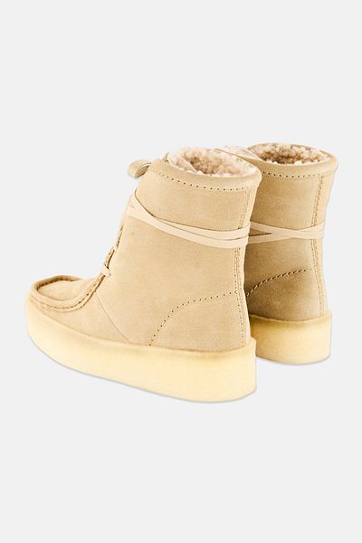 CLARKS Women Standard Wallabee Cup Lace Up Ankle Boots, Light Tan
