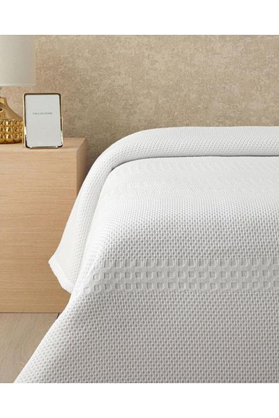 English Home Bed of Almina Wht Pike 220X240 cm Dimension White