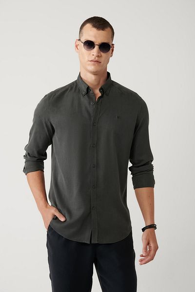 Avva Anthrazitfarbenes Tencel-Hemd mit Knopfkragen und bequemer Passform B002001