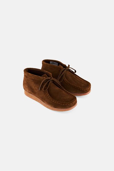 CLARKS Kids Boy Wide Fit Wallabee Lace Up Casual Boots, Brown
