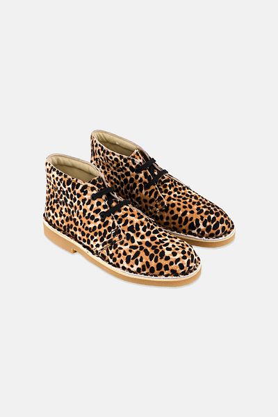 CLARKS Kids Boy Wide Desert Lace Up Boots, Brown