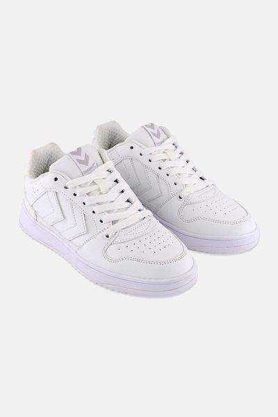hummel حذاء St Power Play برباط للأنشطة الخارجية للأولاد من Kids Boy، باللون الأبيض