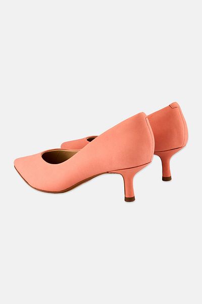 CLARKS Women Standard Violet 55 Court Sip On Pumps, Peach