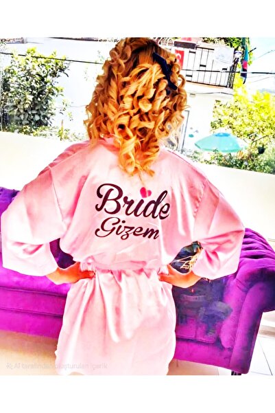 bridebyvictoria (İSMİNİZİ YAZIYORUZ) İsme Özel Pembe Saten Gelin Sabahlığı Ne...
