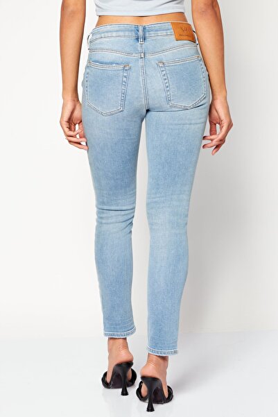 Diesel Women D-Ollies-T Slim Fit Washed Stretchable Jeans, Blue