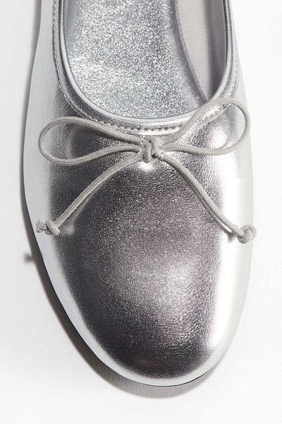 H&M مضخات الباليه