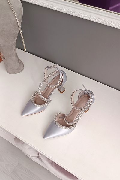 LA CALZATURE Silver Satin 9cm Champagne Heels Stiletto Evening Dress Women's Shoes with Three Rows of Stones Accessories