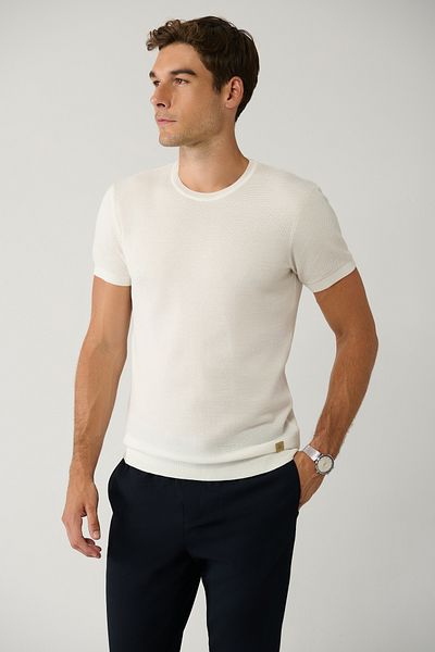 Avva Men's White Crew Neck Textured Cotton Knitwear T-Shirt E 005027