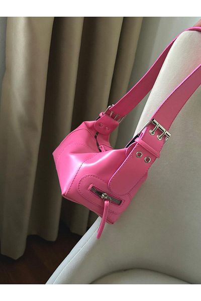 Moda Sekiz Geantă de damă din piele artificială baghetă cu detaliu accesoriu pentru curea