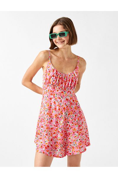 Koton Shorts, Overalls, Blumenmuster, dünner Träger, U-Ausschnitt